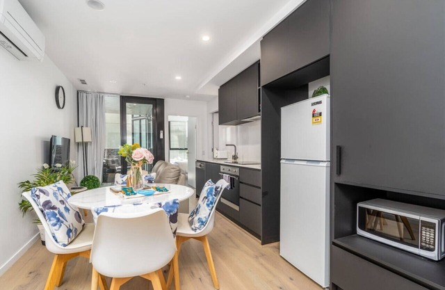 New to VRBO: Perfectly located modern 2BR/2BA Apartment