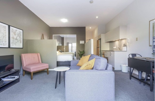 New to VRBO: Stylish studio Apt near AIS and GIO Stadium