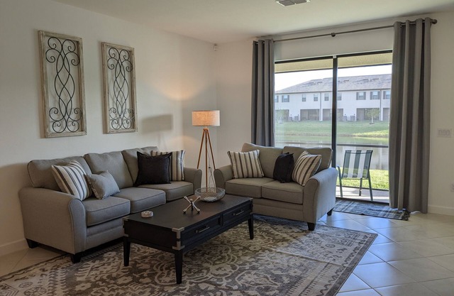 New Townhome in Magnificent Lakewood Ranch