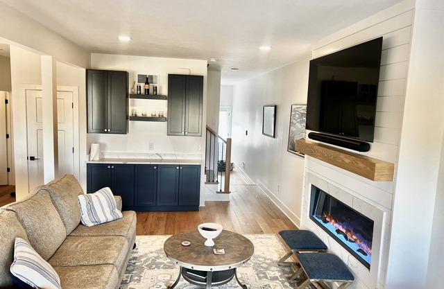 NEW Townhome - Less than 5 min. walk to Notre Dame!