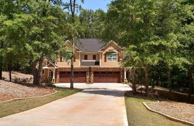New Townhome On Private Wooded Lot. Convenient To Atlanta, Pinewood Studios