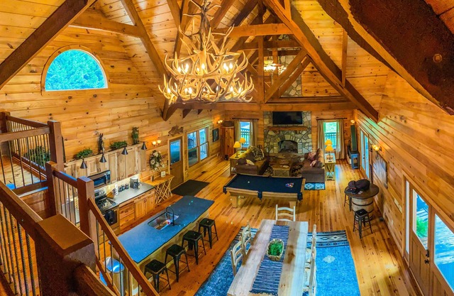 NEW Twin River Cabin - 3 Bedroom Lodge Cabin - Views Soquee River
