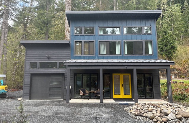 New Vacation Home near Mt Rainier. We now have Wi-Fi. We do not allow pets.