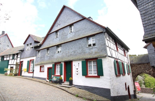 NEW vacation property: Vacation for individualists in a historic complex