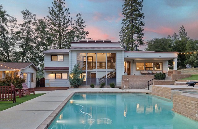 NEW! Views/3 Bedroom+Office+Play Room. POL/SPA and EV CHARGER. Family Friendly