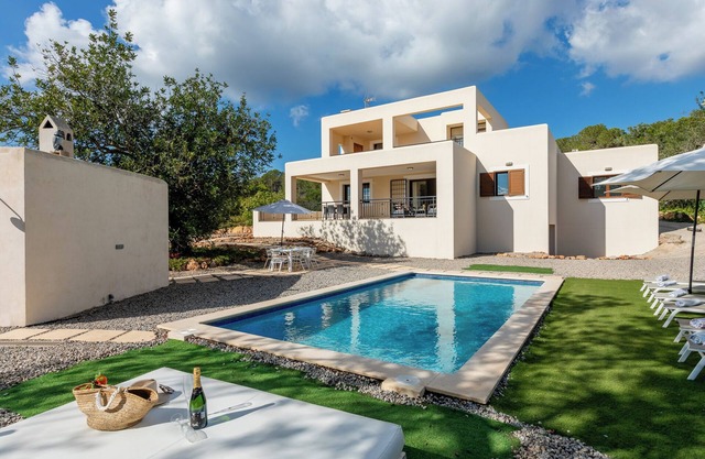 New! Villa Can Toni - Three Bedroom Villa, Sleeps 6