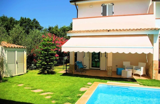 NEW! Villa 'Turchese' with private Garden and shared Pool.