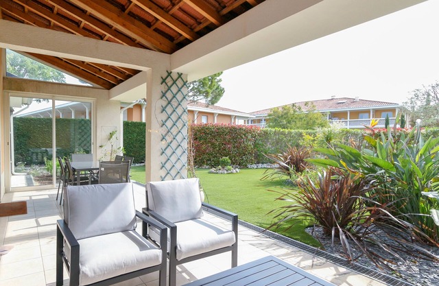 NEW ! VILLA with Parking, Swimming Pools, Garden and AC - BENAKEY