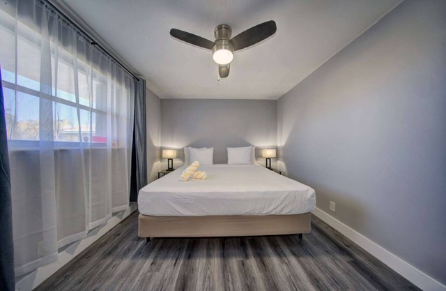 New Waterfront Mahalo 1 BR Apt