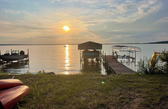 New West Battle Lake Home, perfect for large gatherings, reunions, and retreats!
