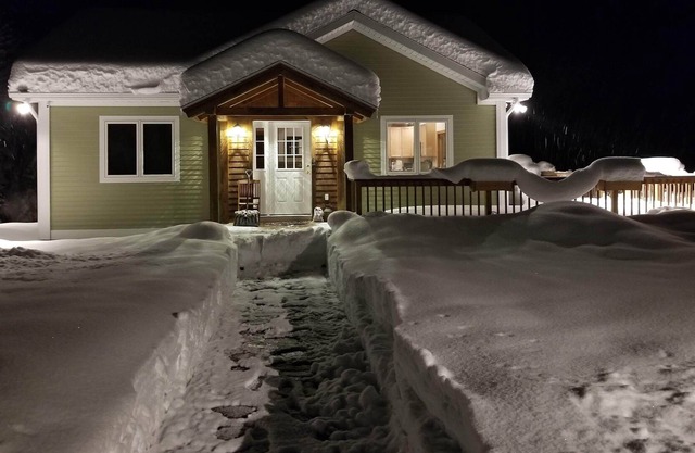 Newer 3 BR 2 bath home in Jay VT