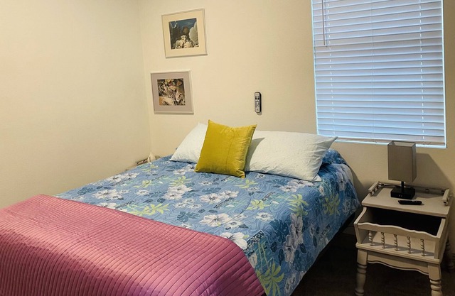 Newer home walking distance to downtown and Stetson University