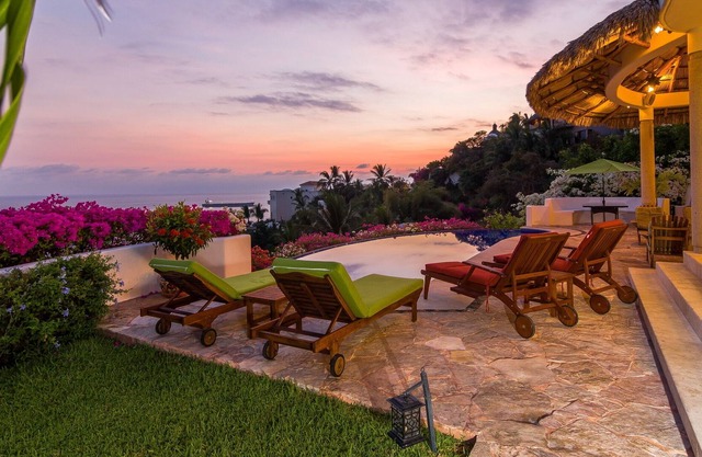 Newer Lapunta Home, Ocean Views from Every Bedroom! House of Joy