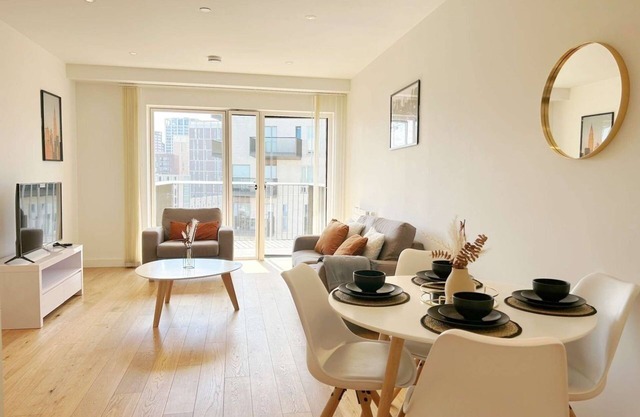 Newham - Apartment - Sleeps 2 - Great Location