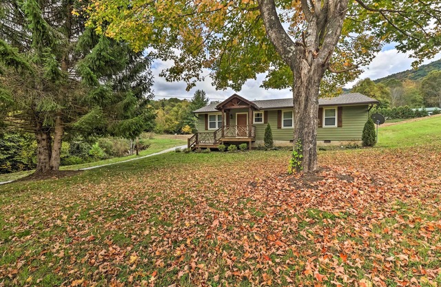 Newland Retreat w/Creek, Near Hiking + Wineries!