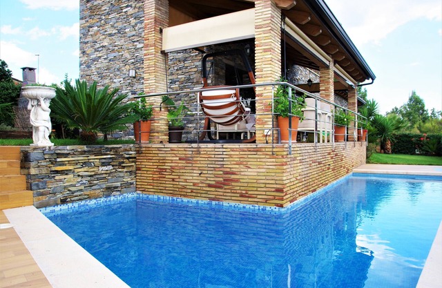 newly built house luxury finishes 3 floors 145 meters and pool