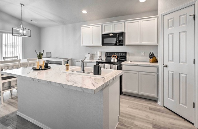 Newly Built Caldwell Home w/Yard, Near Downtown!