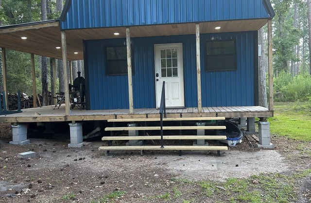 Newly built, fully furnished cabin located on Parker Point near Sandy Creek.