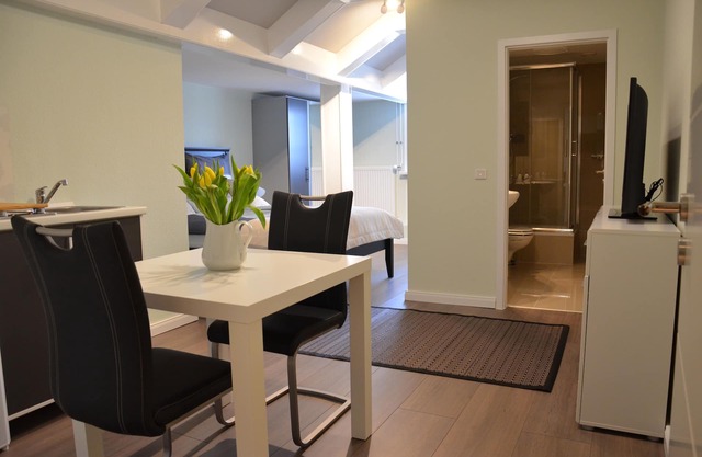Newly built holiday apartment in a modern country house style. 10 min cycle path to the beach