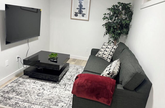 Newly Built Home Away from Home - Close to WEM and River Cree Resort/Casino
