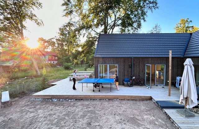 Newly built spacious designer home. 150 meters from Tofta Beach. 5-10 people.