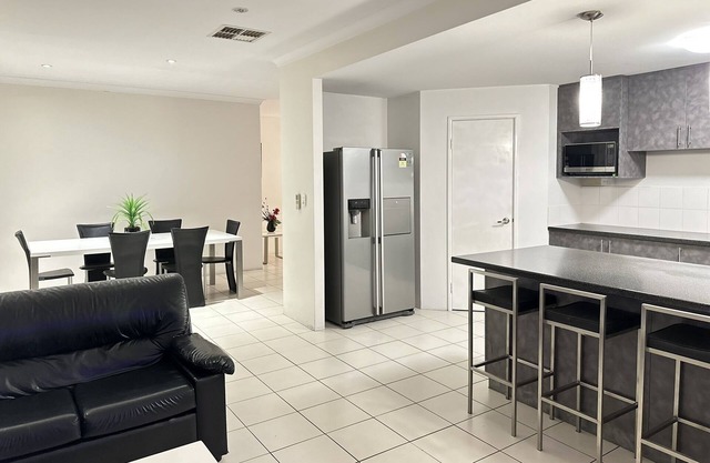 Newly built spacious and full furnished house in Queens Park-closer to Perth