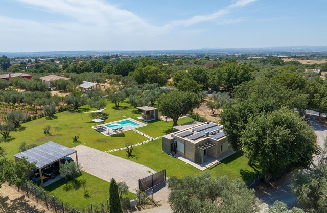Newly built villa with swimming pool, just 5 minutes from the center of Viterbo.
