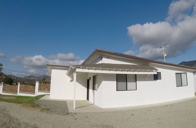 Newly Constructed Hilltop Home - Walking distance to wineries