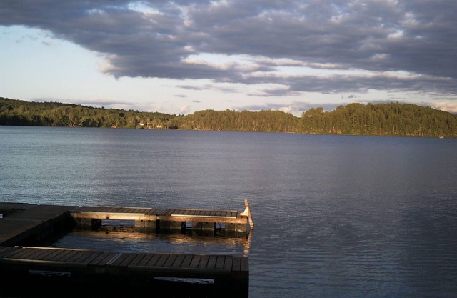 Newly constructed log home, charming all season retreat in Island Pond