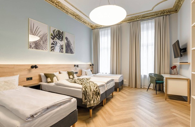 Newly designed 4 room apartment with balcony and modern equipment with 160 m²