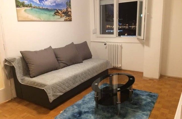Newly-equipped Arena Apartment