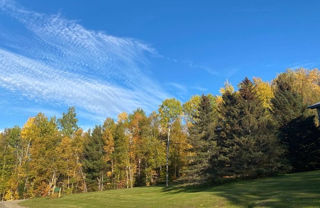 Newly furnished ski condo with Mountain View