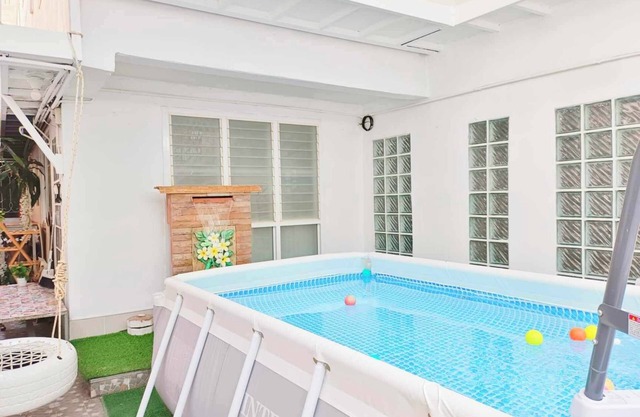 Newly opened 4 bedroom, 6 beds and 5 bathroom Villa in Bangkok