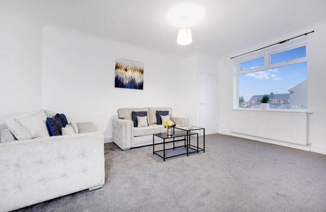 Newly refurbished, Near the coast, Sleeps 5