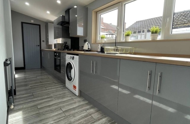 Newly refurbished 3 bedroom/2 bathroom house