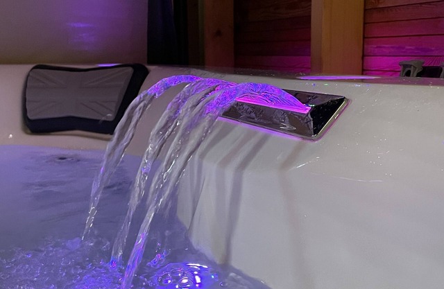 Newly refurbished spacious town house with HOT TUB