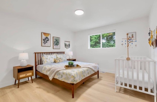 Newly Remodel 4B|2B Modern House | North Seattle