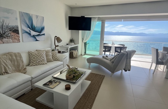 Newly remodel! Stunning Oceanfront High-Rise Condo With Breathtaking Views!