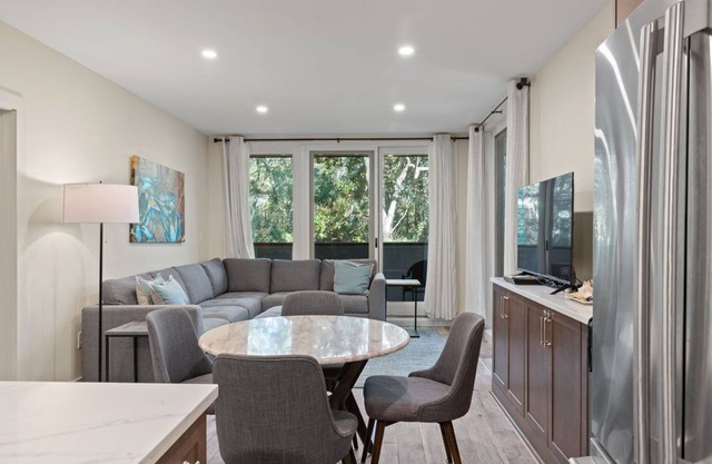 Newly Remodeled 2 Bedroom First Floor Condo with Resort Amenities