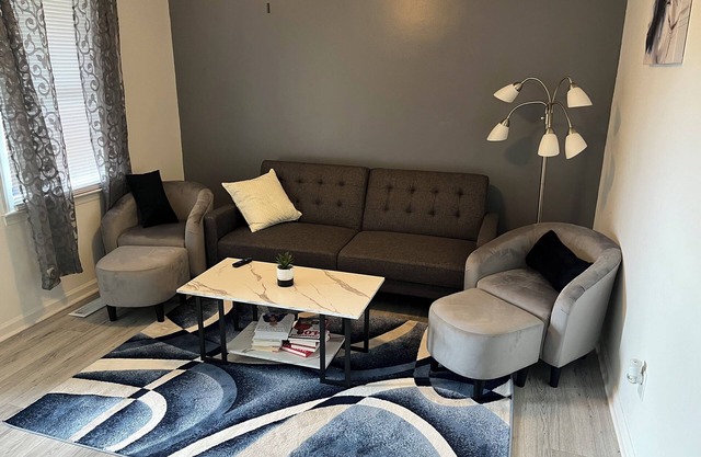 Newly Remodeled 3 Bedroom Home. Near Universities, Furn. Market, and Coliseum.