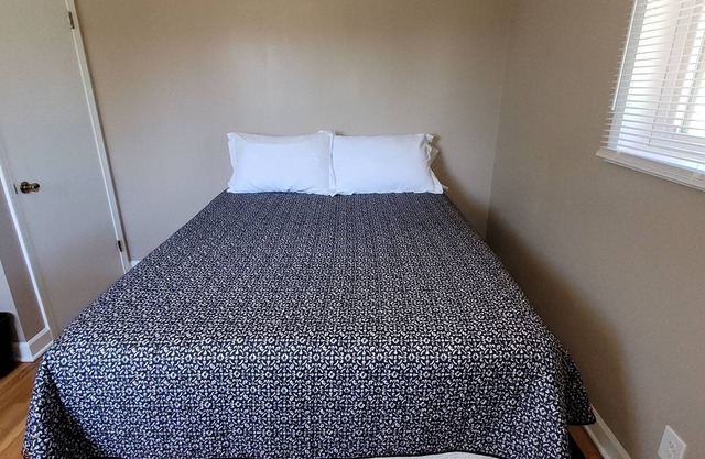 Newly remodeled 3 bedroom home, 10 minute drive to several local wineries