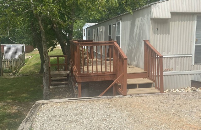 Newly remodeled mobile home within walking distance of Table Rock Lake.