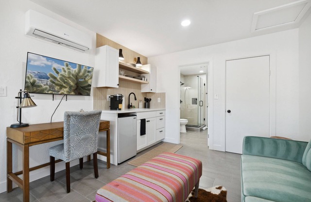 Newly Remodeled Studio | Minutes from Old Town
