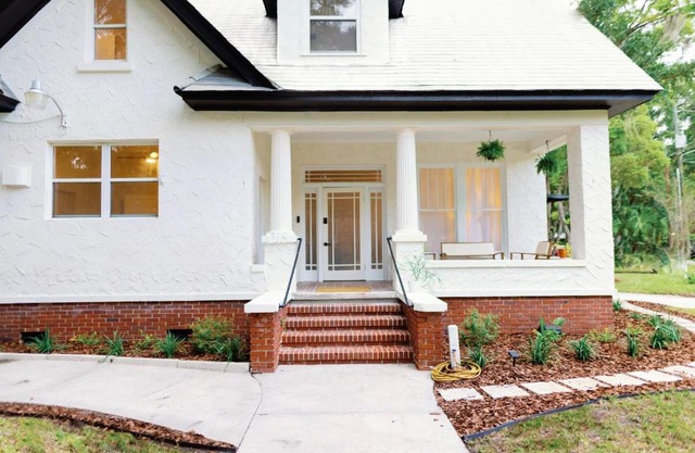 Newly Reno'd Historic Mansion 1 Mile to UF & DT