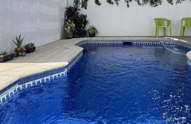 Newly renovated - Walk to beach & town! Private Pool
