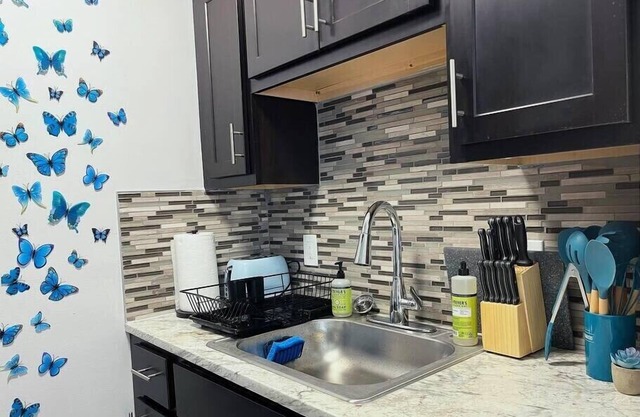 Newly Renovated - Beautiful 5 Star Apartment