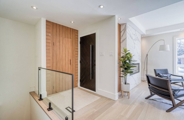 Newly renovated 04 bedroom house in Toronto
