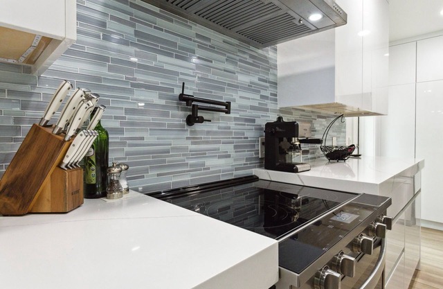 NEWLY RENOVATED 1/1 with large fenced yard… centrally located restaurant/beach!