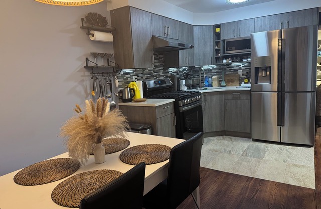 Newly Renovated 1br in Sunnyside - Close to Subway 20mins to City
