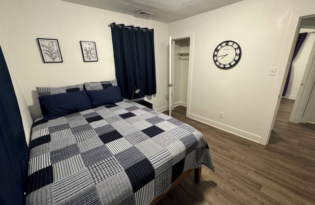 Newly renovated 2-bedroom house in lovely downtown Elizabethtown on quiet street